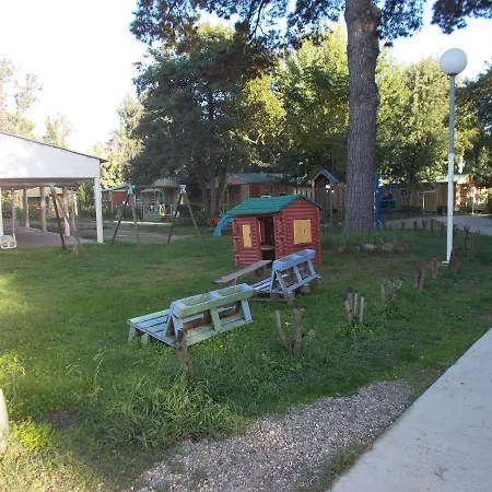 Campeggio Chalet Emilia *